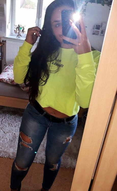 Fiona Schramm sexy nackten foto