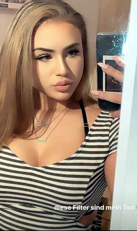 Fiona Schramm erotische freie foto