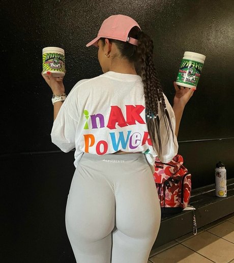 asiatischer squirt onlyfans kostenlose kunst foto