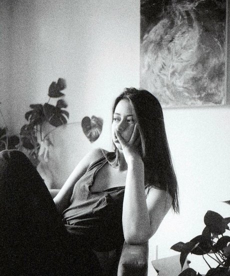 asiatische gilf-onlyfans erotische sex bild