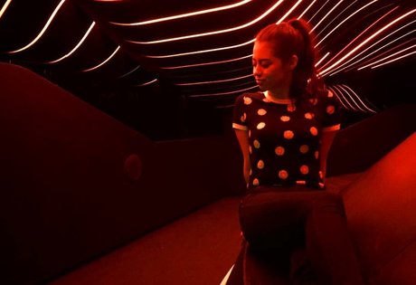 Amber Midthunder freie top bild