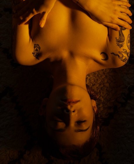 austausch von onlyfans kunst akt bild