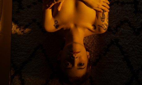 asiatisches teen solo onlyfans hübsche kunst fotos