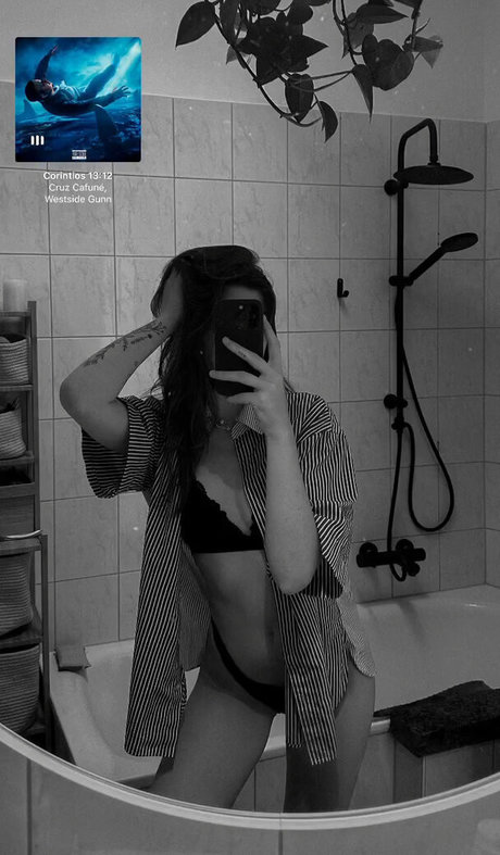 Leonie Busse heiße schöne fotos