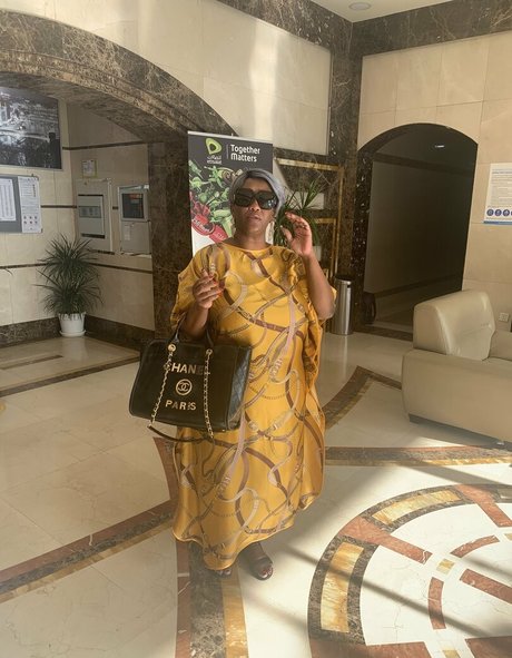 madam___caramel erotische freie bild