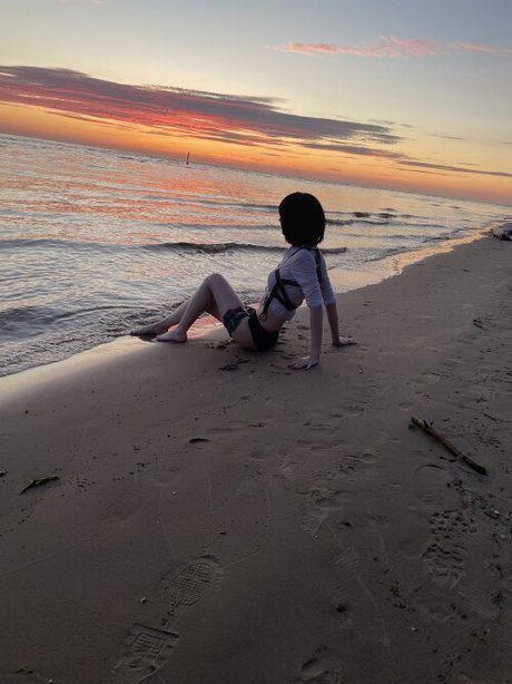 dünne schwarze teenager-onlyfans erotische freie bild