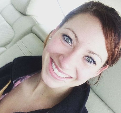 zierliche brünette nur fans sexy porno galerie