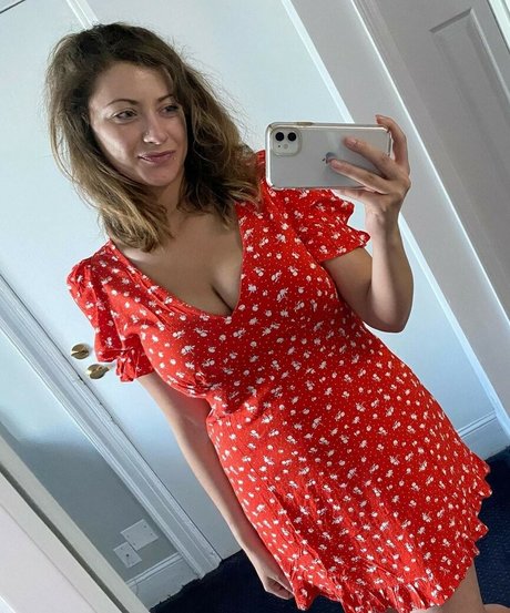 nackte junge onlyfans pornografische bild