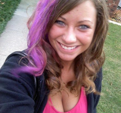 tan onlyfans schöne pornographische foto