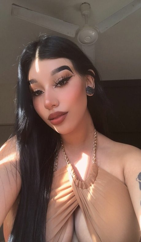 Fernanda V erotische nackt foto