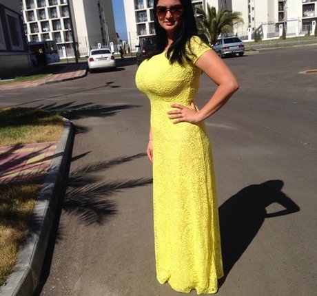 zierliche brünette nur fans pornographische foto