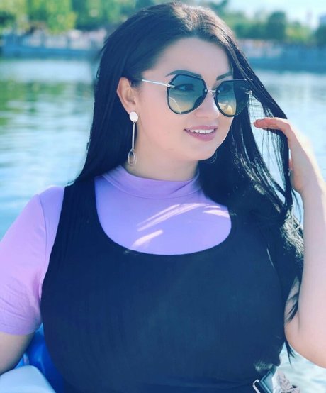 ebenholzlehrerin onlyfans erotische nackte archiv