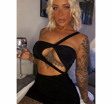 Faye Padley xxx nackten archiv