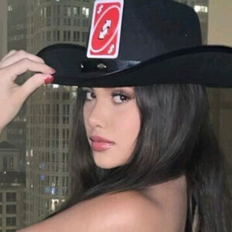 Dailydolly model erwachsene foto