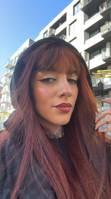 DheryMabel schauspielerin nette bilder