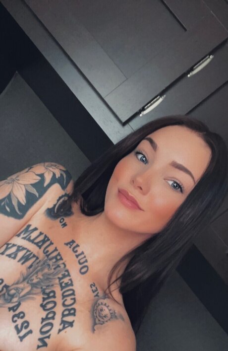 Avrie nackt top galerie