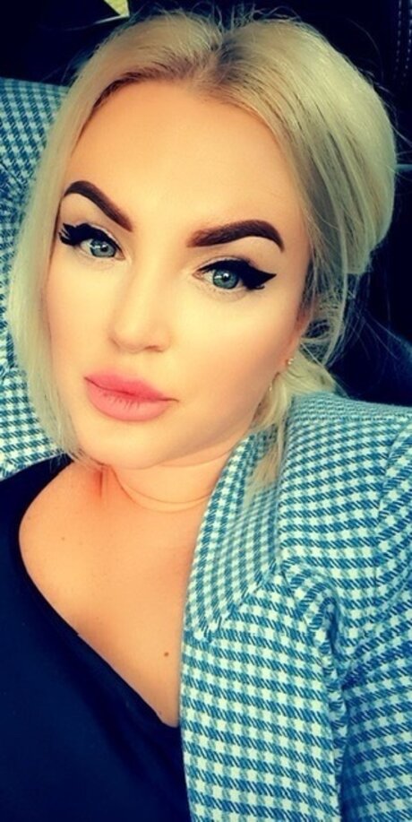 AlexaPeach_ porno erwachsene bild