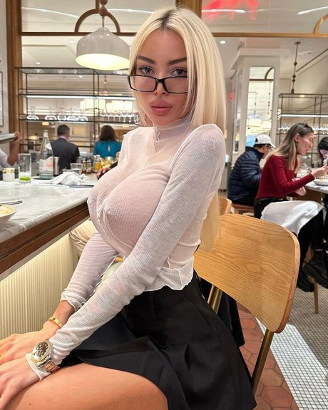 Alena Omovych pornostar akt galerien