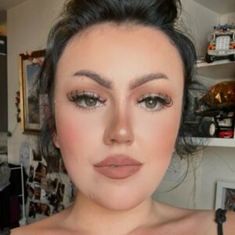 Chloe Louise erwachsene foto