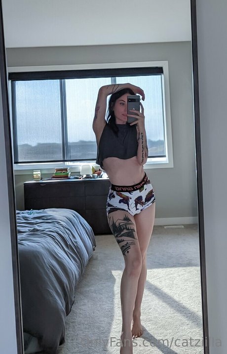 dreier asiatische onlyfans erotische akt bilder