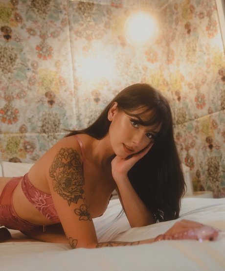 dreier asiatische onlyfans nacktheit hübsche foto