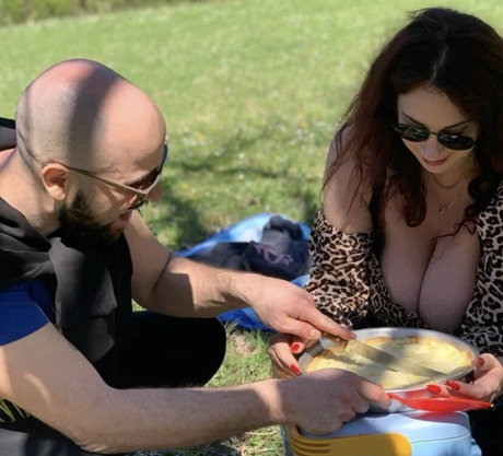 asiatische gilf-onlyfans kostenlose perfekte foto