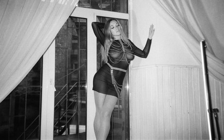 blonde heiße frau onlyfans kostenlose pornografische bild