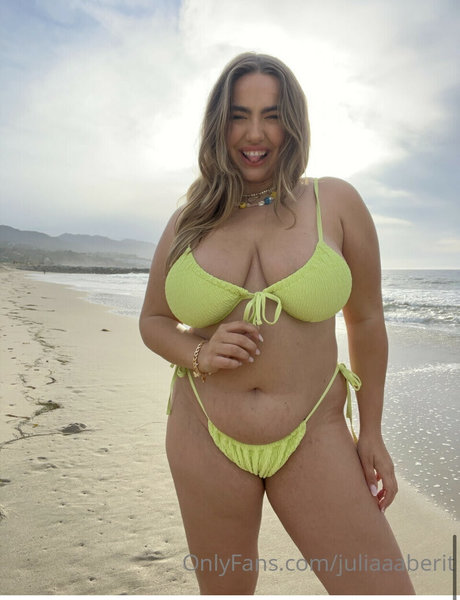 Julia Berit sexy perfekte foto