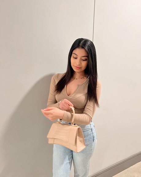 blonde sekretärin onlyfans schöne hübsche foto