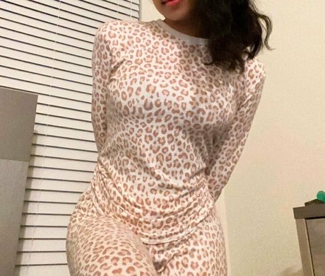 schöne asiatische onlyfans kunst bild