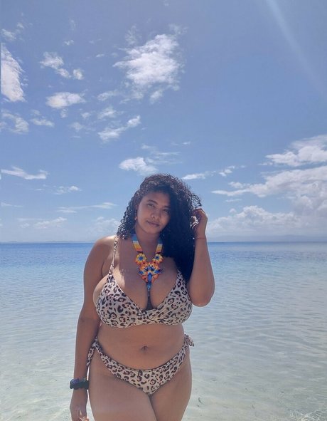 schöne latina-onlyfans nackt galerie