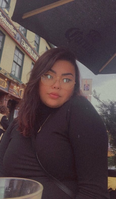 massive titten nur fans nackt akt galerien