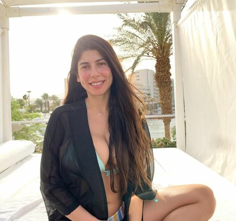 Daniella Yallouz exklusive sexy foto