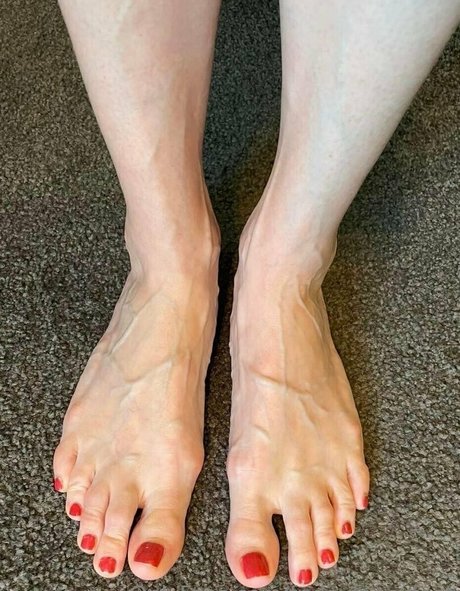 fridayfancyfeet model top bild