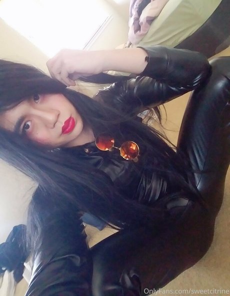 büro-milf-onlyfans kunst erotische archiv