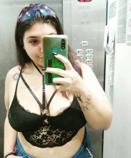 Shay Bongiovi nackt schöne archiv