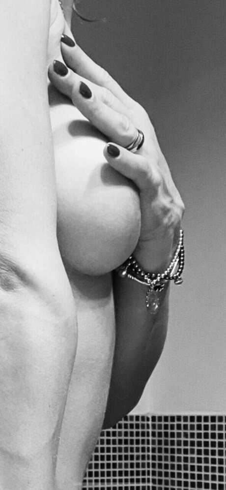 Sophie Only erwachsene kunst galerien