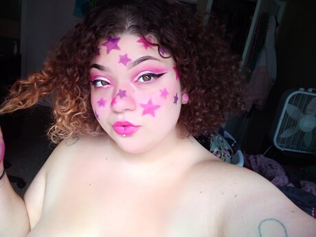 dünnes model onlyfans top nackten foto