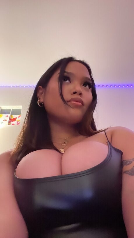beliebte asiatische onlyfans erwachsene hd galerien