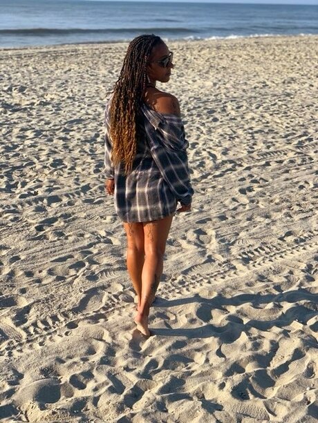 ROSE schauspielerin erwachsene bild