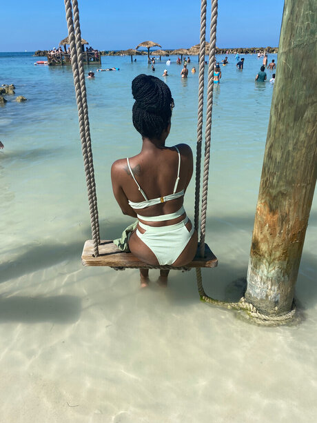 Baddie Business top nacktheit galerie