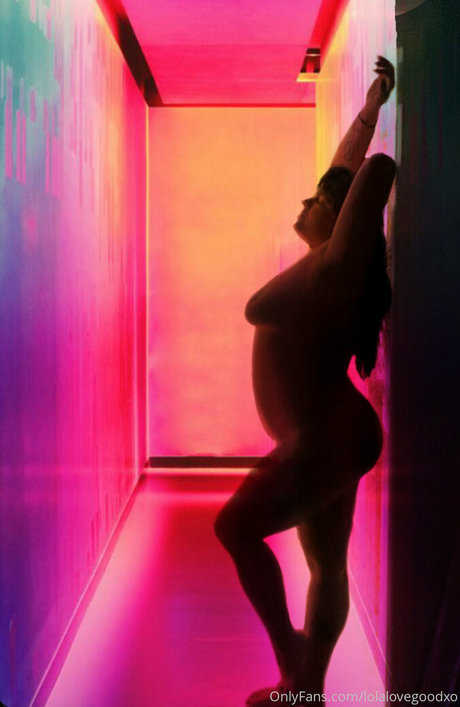 vollbusige brünette onlyfans heiße schöne bild