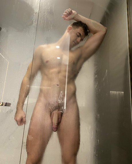 dünnes model onlyfans erotische kunst archiv