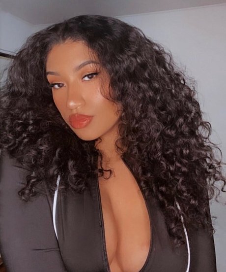 Tamia J kunst erotische galerien