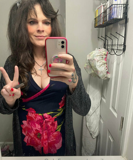 vollbusige rothaarige teen onlyfans top sexy galerie