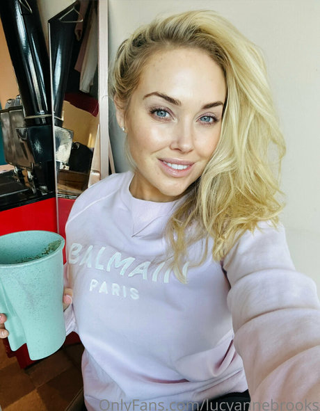 asmr nackt onlyfans heiße akt bild