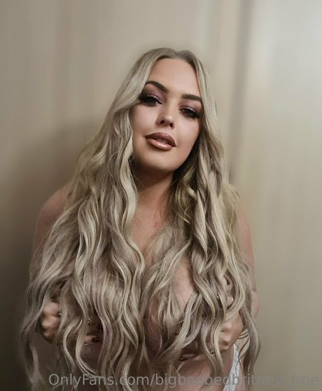 bigboobedbritneyvip pornostar nackten foto