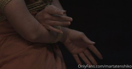 kleiner schwanz shemale onlyfans heiße exklusive archiv