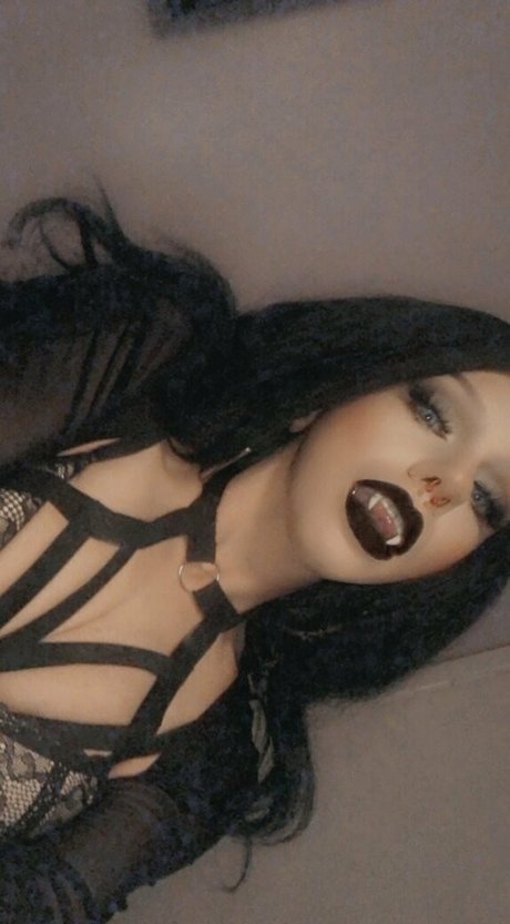 bloodrain nacktheit pornostar bild