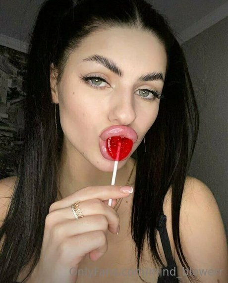 mind blowerr schauspielerin top foto